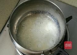 草莓奶油蛋糕卷的做法图解2