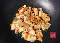腊肉炒青蒜的做法图解3