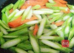 芦笋滑鸡柳的做法图解5