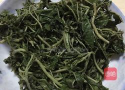 香椿蛋饼的做法图解1