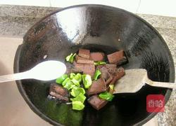 青椒炒猪血的做法图解7