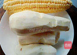 红薯玉米粥的做法图解1