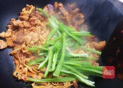 青椒豆腐皮炒肉的做法图解6