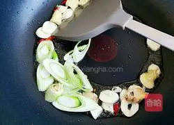 Braised yellow croaker#New Year's Eve dinner recipe illustration 5