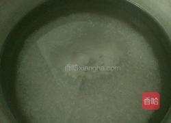 柴鱼花生粥的做法图解2