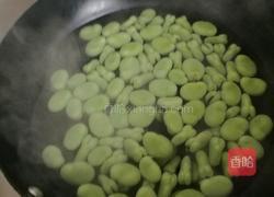 香肠咸菜炒蚕豆的做法图解3
