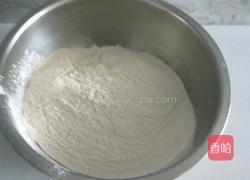 芹菜肉馅锅贴的做法图解1