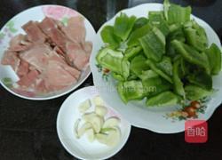 大辣椒炒肉片的做法图解2