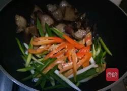 蒜苗炒腊肉的做法图解7