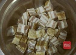 咸肉烧土豆的做法图解1