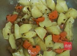 咸肉烧土豆的做法图解6