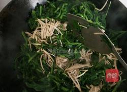 豌豆苗炒百叶丝的做法图解4