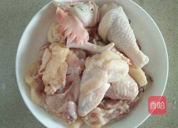 土茯苓炖鸡汤的做法图解1