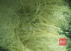 清淡葱油汤面的做法图解1