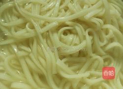 清淡葱油汤面的做法图解3