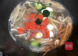 白玉菇鹌鹑蛋肉片蔬菜汤的做法图解7