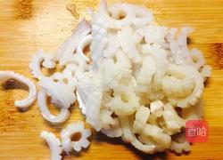 西芹拌鱿鱼花的做法图解4