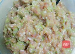 虾仁猪肉饺的做法图解3