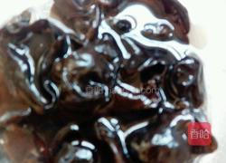 桃仁木耳拌莴笋的做法图解1