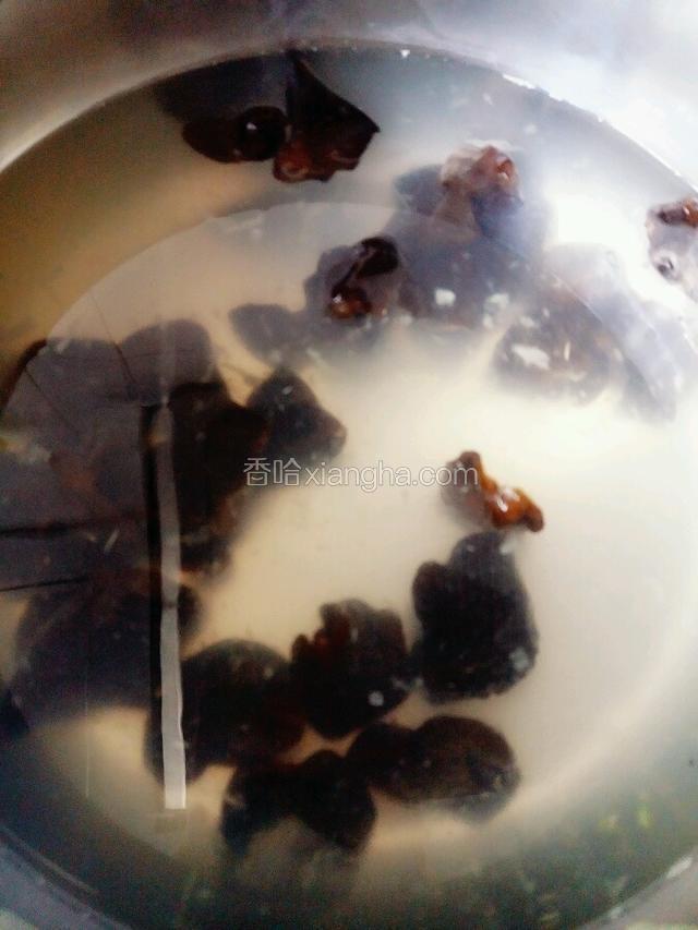 木耳烫1分钟