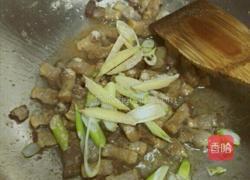 咸肉煸豆角的做法图解5