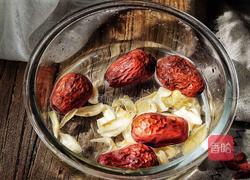 养颜润肺 红枣银耳百合甜汤的做法图解5