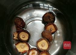 香菇炖老母鸡的做法图解3