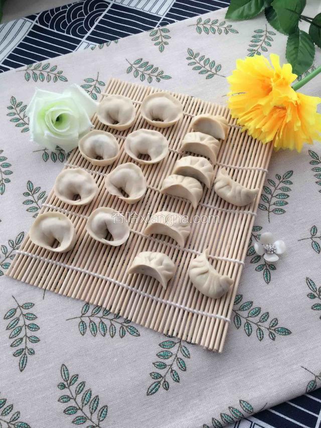 来张美照。