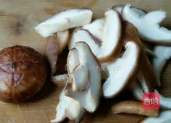 蒜蓉香菇鲜笋的做法图解1