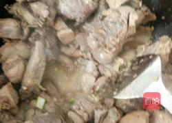 巴盟排骨烩酸菜的做法图解2