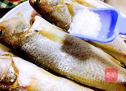 香酥小海鱼的做法图解2