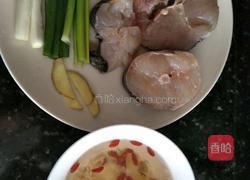 鳕鱼百合汤的做法图解1