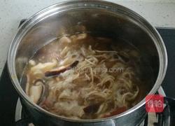 牛肉鲜蘑蔬菜面的做法图解6