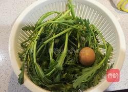 蛋皮蓬蒿菜的做法图解1