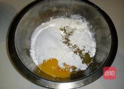 肉松紫菜蛋糕卷的做法图解3