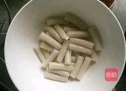 泡菜炒年糕的做法图解2
