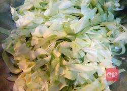 甘蓝炒豆片的做法图解1