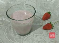 草莓蜂蜜奶昔的做法图解4