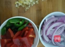 双椒炒鱿鱼的做法图解3