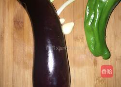 青椒炒茄子的做法图解1