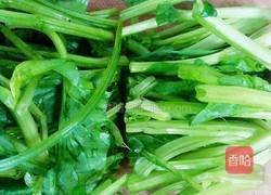 麻酱拌菠菜的做法图解2