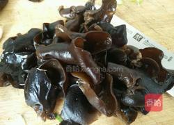 木耳拌菠菜的做法图解4