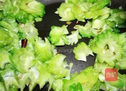 「Cathy边吃边营养」清炒苦瓜片 零苦味版的做法图解8