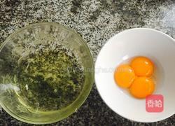 草莓蛋糕卷的做法图解1