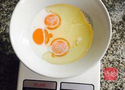 草莓蛋糕卷的做法图解2