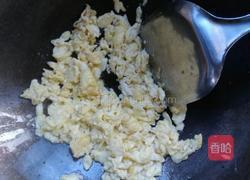 蒜苗炒鸡蛋的做法图解4