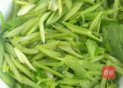 芹菜粉的做法图解1