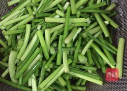 蒜台炒肉的做法图解1