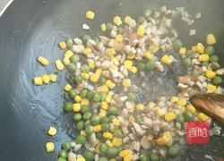 肉丁包菜炒饭的做法图解4