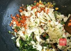 肉丁包菜炒饭的做法图解5